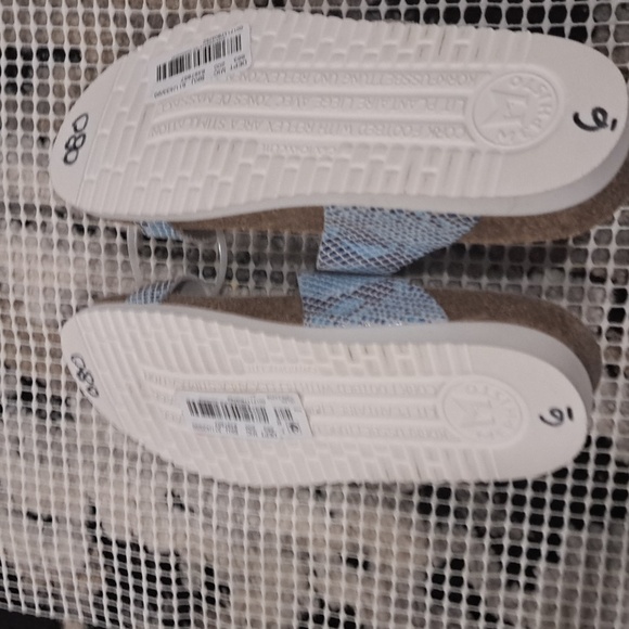 Mephisto Helen Turquoise Sandal - Picture 7 of 7